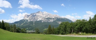 Na nasprotni strani doline v kateri leži Cortina d'Ampezzo