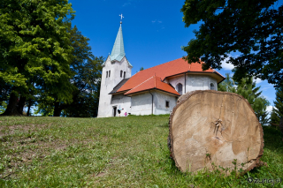 Cerkev na vrhu Osolnika