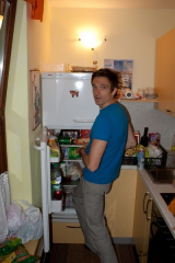 Primož krade iz hladilnika:)